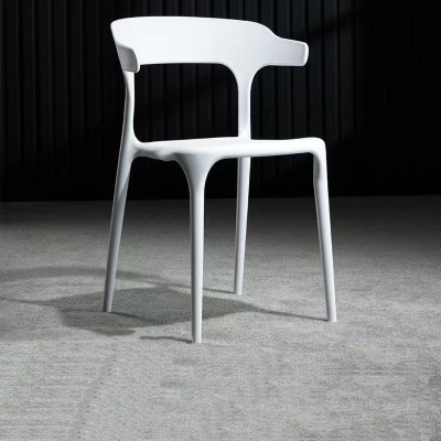 绵冠(MIANGUAN) 牛角椅子靠背宿舍书桌凳子家用塑料餐厅椅懒人休闲椅 白色 (2把起拍)