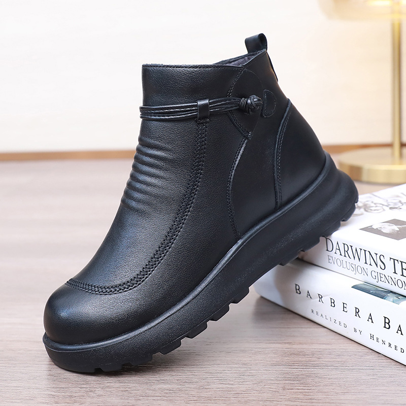 冬季新款真皮妈妈棉鞋加绒保暖防滑中老年人女鞋软底短靴