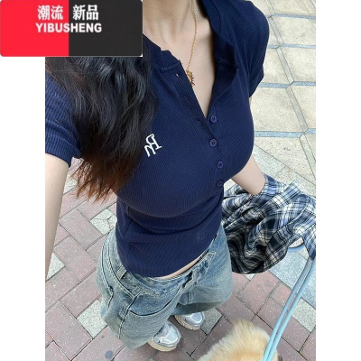 YIBUSHENG大码胖mmV领排扣正肩短袖t恤女设计感小众辣妹收腰短款上衣