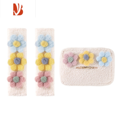 三维工匠车载纸巾盒挂式汽车内用抽纸盒遮阳板扶手箱车上创意女高级感可爱 花朵护肩套A款2个+花朵纸巾盒A款1个