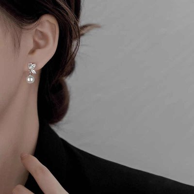 s925银针锆石蝴蝶耳钉女小众设计感独特翅膀珍珠耳环法式超仙耳饰送女朋友老婆情人节七夕生日礼物