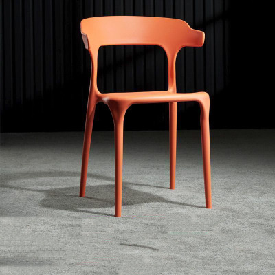 绵冠(MIANGUAN) 牛角椅子靠背宿舍书桌凳子家用塑料餐厅椅懒人休闲椅 烈艳红色 (2把起拍)