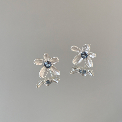 S925纯银蓝色小钻花朵耳钉女款小清新耳环夏日活泼耳饰休闲风送女朋友老婆情人节七夕生日礼物