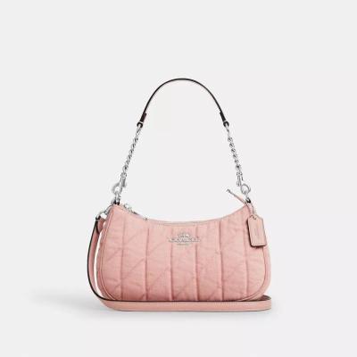 COACH蔻驰单肩包女轻便实用时尚百搭粉色绗缝链条肩带