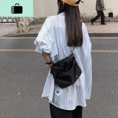 炒酷帅黑色尼龙小布袋 ulzzang抽绳粗肩带单肩包帆布斜跨包女NEW LAKE女斜挎包