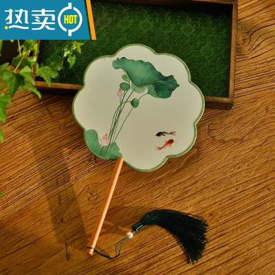 XIANCAI中国风八瓣绢布印花团扇单面不透明长柄复古风宫扇汉服扇子旗袍 荷塘野趣