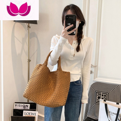 七斓连帽长袖t恤打底衫内搭2023新款修身短款独特别致上衣女