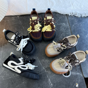 乌拉草猪皮鞋垫真皮德训鞋女秋季新款平底运动通勤百搭阿甘鞋