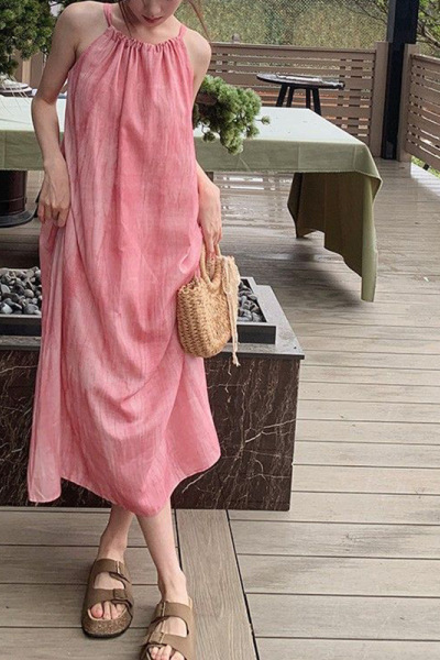 宽松慵懒风甜辣粉色吊带连衣裙女裙子海边度假沙滩连衣裙挂脖裙子