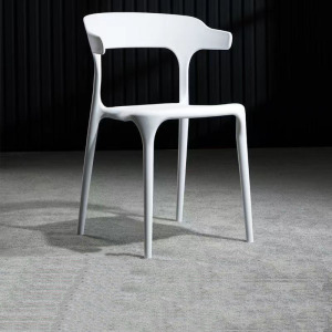 绵冠(MIANGUAN) 牛角椅子靠背宿舍书桌凳子家用塑料餐厅椅懒人休闲椅 白色 (2把起拍)