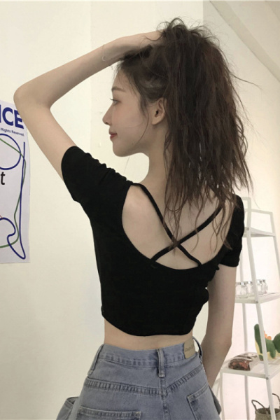 春夏新款露背短袖T恤女休闲韩国女装修身露脐短款上衣纯色打底衫