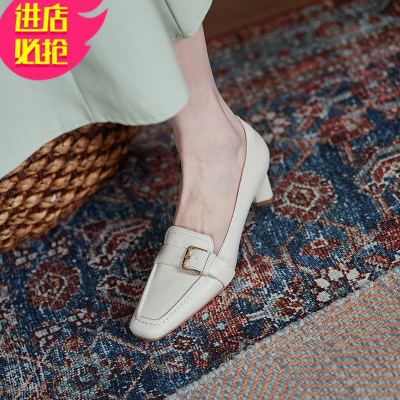 金三志2021春新款法式复古白色金属扣中跟粗跟单鞋方头黑色皮高跟鞋女休闲鞋
