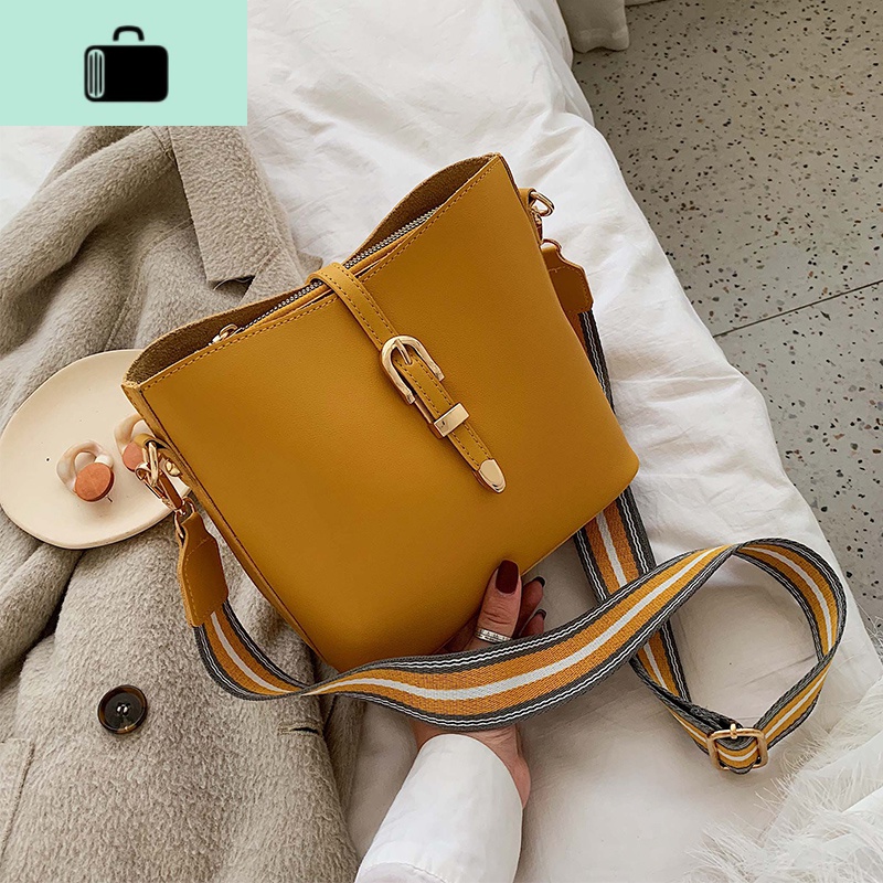 今年流行的包包女2020新款春夏时尚单肩斜挎包韩版百搭ins水桶包new