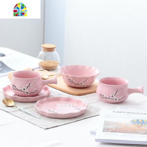 日式陶瓷早餐具套装家用雪花盘子可爱碗碟饭碗带手柄泡面碗 FENGHOU 波点(大红色)五件套 5件