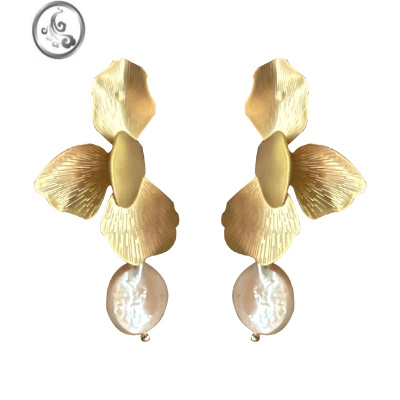 JiMi月芷白茶 高级感法式复古金属花瓣珍珠耳环 小众设计温柔气质耳钉