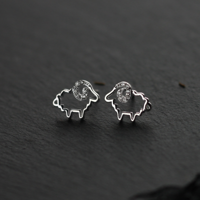 时尚精致银饰女防过敏养耳洞百搭个性耳钉简约纯银耳饰镶钻绵羊送女朋友老婆情人节七夕生日礼物