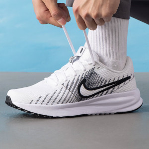 耐克(NIKE)运动鞋男鞋新款RUN DEFY健身训练缓震耐磨轻便透气跑步鞋HM9594-001 ZP
