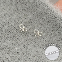 S925纯银迷你线条镂空蝴蝶结小耳钉女款极简风耳环耳饰小香风送女朋友老婆情人节七夕生日礼物