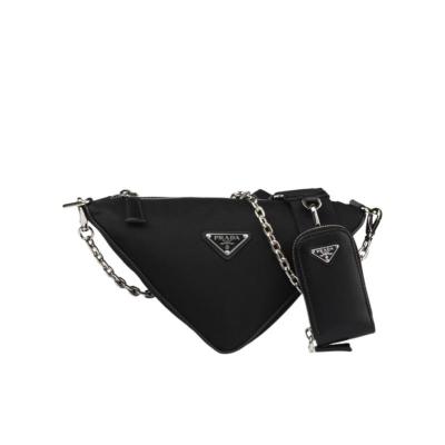 女士单肩包时尚三角徽标链条肩带可拆卸再生尼龙设计