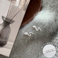 s925纯银灵蛇耳钉女小众设计感个性简约冷淡风耳环养耳洞配饰送女朋友老婆情人节七夕生日礼物