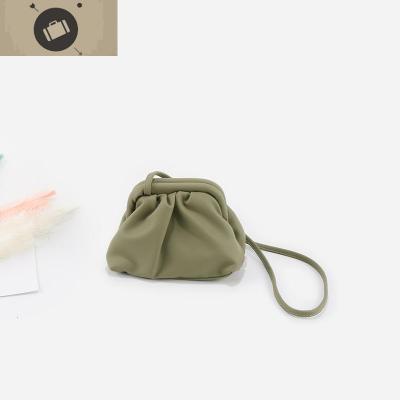 夹子包复古包包饺子包女斜挎小包ins2020新款网红手拿褶皱云朵包艾狄伊娃手提包