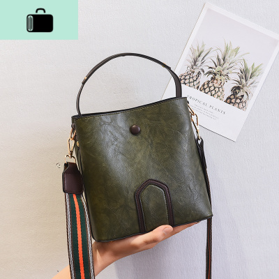 夏天小包包2020新款女包潮时尚小清新夏季复古网红百搭水桶斜挎包NEW LAKE女士单肩包