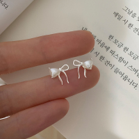 S925纯银亮光爱心珍珠蝴蝶结耳钉女甜美个性耳环不规则耳饰潮送女朋友老婆情人节七夕生日礼物