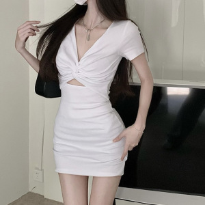 辣妹性感镂空v领短袖连衣裙女装夏季白色气质交叉收腰包臀短裙子