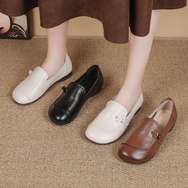 头层牛皮单鞋圆头粗跟妈妈鞋2026春秋季复古女鞋软底舒适四季鞋