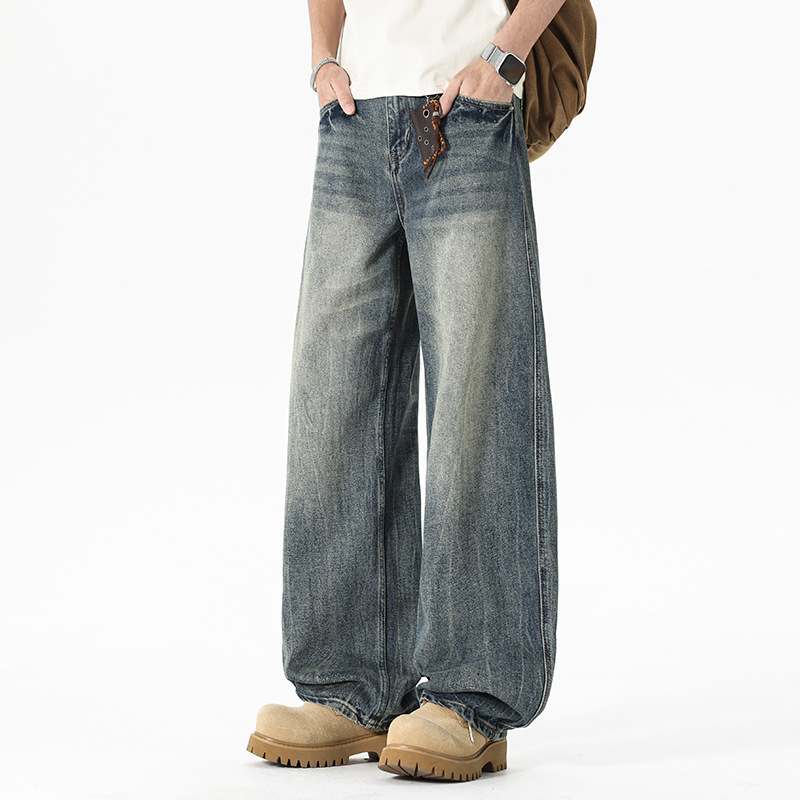 高街做旧牛仔裤男 2026 新款皮牌装饰复古蓝调宽松阔腿拖地长裤子