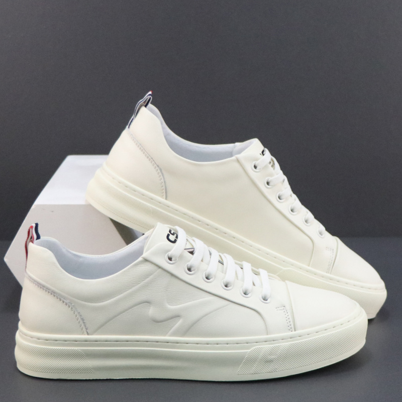 男鞋秋季新款青少年高级感真皮小白鞋时尚板鞋低帮休闲鞋潮鞋