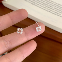 s999足银闪钻四叶草螺丝耳钉轻奢小众高级感气质耳环女养耳洞送女朋友老婆情人节七夕生日礼物