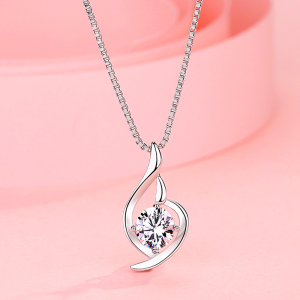 鑫铂尼 银项链女士高级锁骨链七夕情人节生日纪念礼物送闺蜜女友老婆银饰品