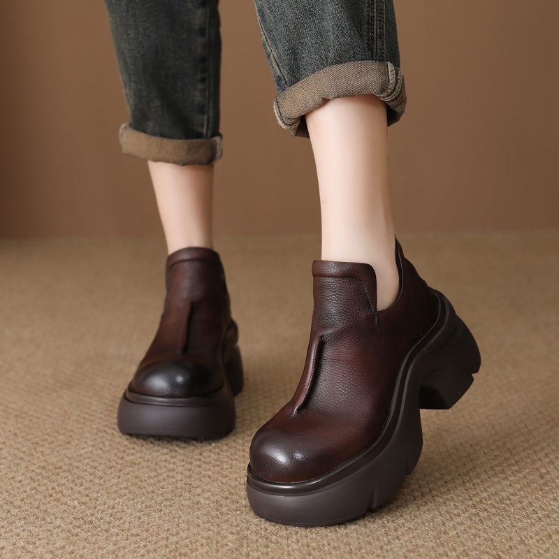 头层牛皮复古女靴秋冬新款百搭短靴女手工缝制防滑底马丁靴