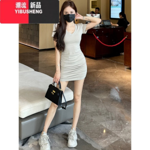 YIBUSHENG辣妹性感V领露腰露背连衣裙女2024新款季修身显瘦短款包臀裙子