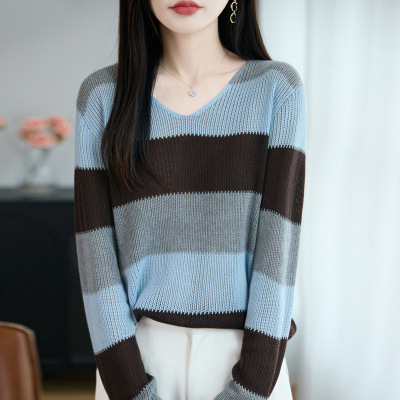 秋冬季新款精纺羊毛大宽条撞色V领休闲百搭镂空针织衫套头女毛衣