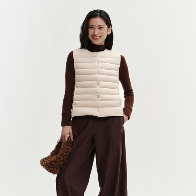 波司登新款羽绒马甲(女)B260135016 秘釉色