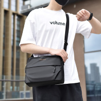 斜挎包男士单肩包时尚休闲背包大容量男包潮流便携挎包包