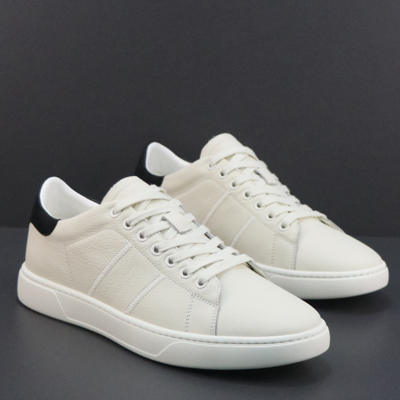 2026春季新款透气板鞋男真皮小白鞋男平底软底软皮米白色休闲鞋子