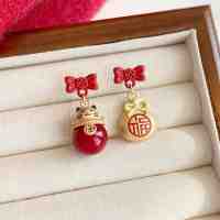 招财猫红色不对称过年耳环女2024新款高级感小众福字耳钉耳饰送女朋友老婆情人节七夕生日礼物