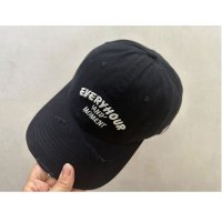 网红小众字母刺绣破洞软顶棒球帽子女四季款透气百搭情侣鸭舌帽潮