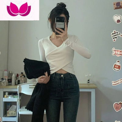 七斓纯欲风辣妹V领长袖t恤女春设计感小众别致紧身内搭短款上衣打底衫