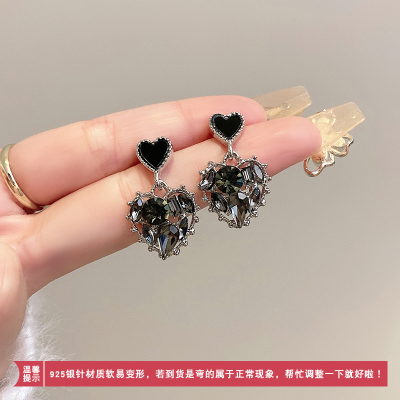 爱心耳环女耳坠轻奢小众高级感耳钉银针2023年新款独特耳饰品送女朋友老婆情人节七夕生日礼物