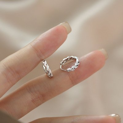 s925银针微镶麻花耳环女高级感小众设计锆石耳圈精致冷淡风耳饰送女朋友老婆情人节七夕生日礼物