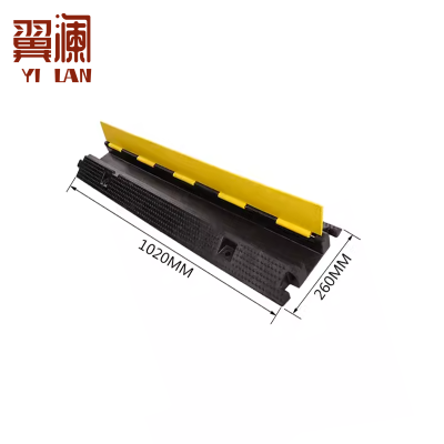 翼澜 减速带 中一线 个