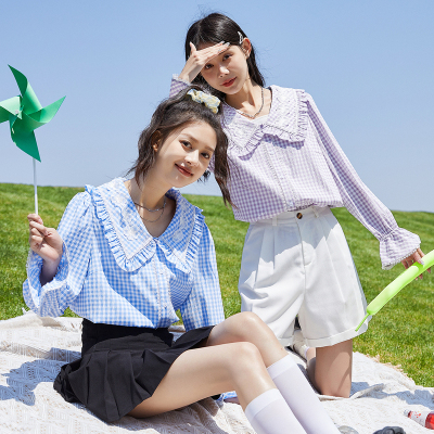 [200元任选3件]唐狮春季新款长袖格子衬衫女娃娃领上衣法式设计感别致喇叭袖