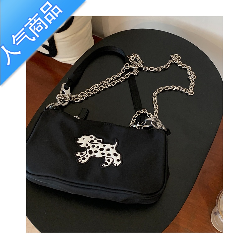 封后不吞"让人爱不释手的斑点狗腋下挎包黑色小包包个性链条斜挎包