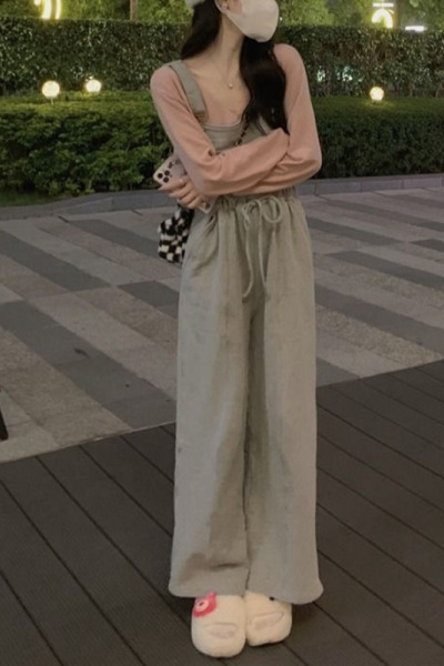 小个子穿搭背带裤+长袖T恤打底衫两件套户外休闲套装女装