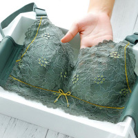 超薄款大胸显小蕾丝性感内衣女士无钢圈聚拢大码全罩杯收副乳文胸