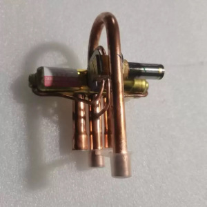 帮客材配 全新原装法迪欧空调KFR-35GW/LA1四通阀(含线圈) 收货前务必验货
